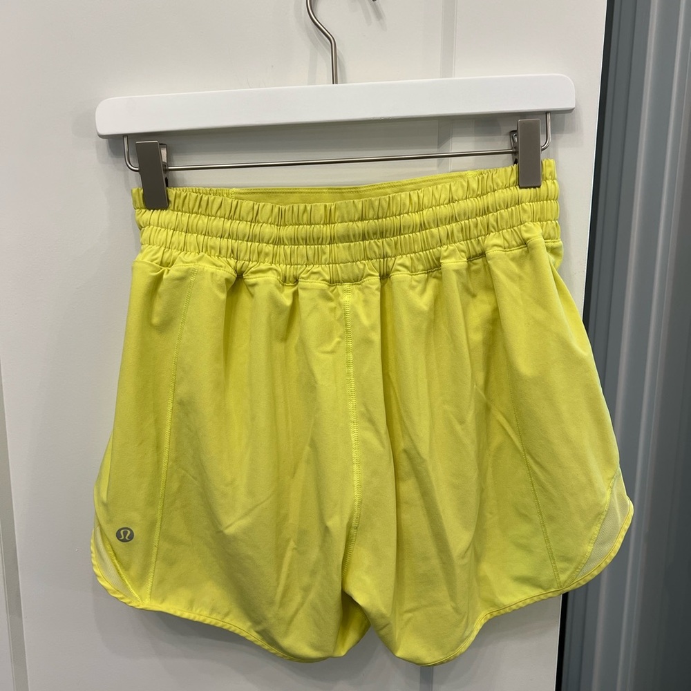 Lululemon Hotty Hot shorts, size 6, 4”
